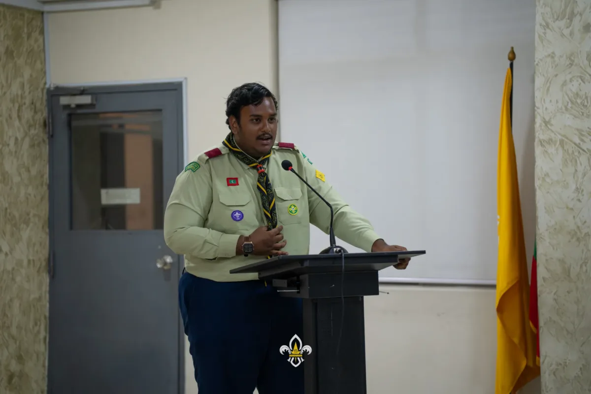 The Crew Vice Chairperson delivers closing words of thanks at the lectern.